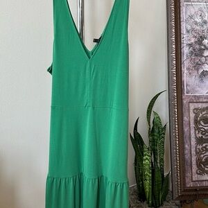 Elegant Green Sleeveless Dress